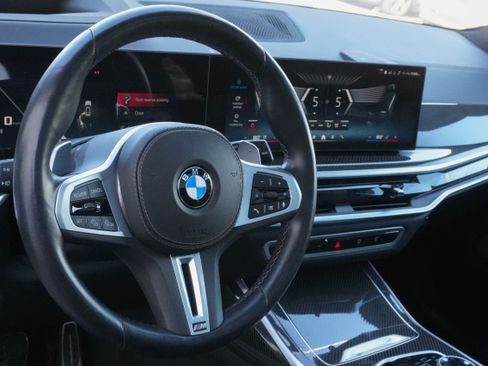 Used 2025 BMW X7 M60i image 9