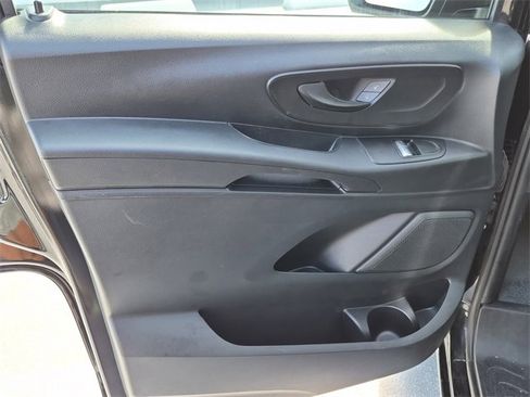 Used 2023 Mercedes-Benz Metris Passenger image 21