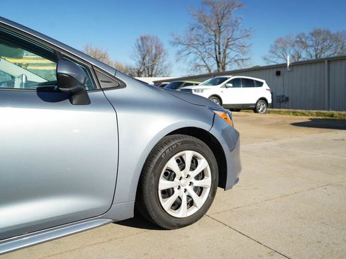 Used 2021 Toyota Corolla LE image 12
