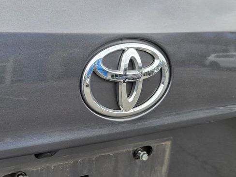 Used 2025 Toyota Highlander XLE AWD/4WD image 8
