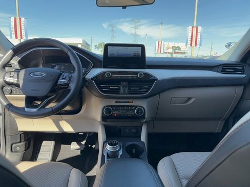 Certified 2022 Ford Escape SEL image 29