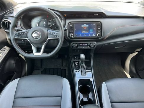 Used 2024 Nissan Kicks SR w/ SR Premium Package FWD image 3