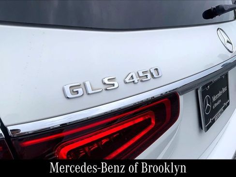 Used 2022 Mercedes-Benz GLS 450 4MATIC image 11