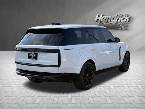 Used 2025 Land Rover Range Rover Long Wheelbase SE AWD/4WD image 9