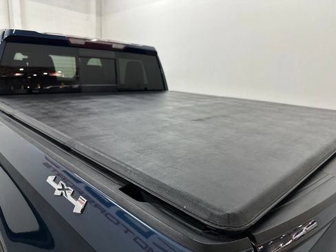 Used 2019 GMC Sierra 1500 SLE w/ SLE Value Package AWD/4WD image 18