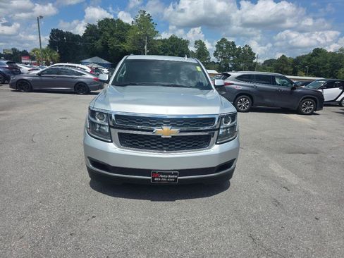 Used 2018 Chevrolet Suburban LT AWD/4WD image 4