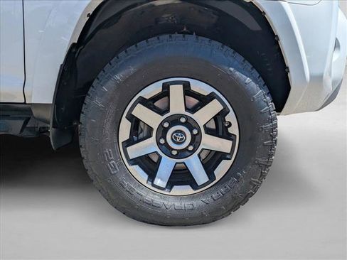 Used 2021 Toyota 4Runner TRD Off-Road AWD/4WD image 21