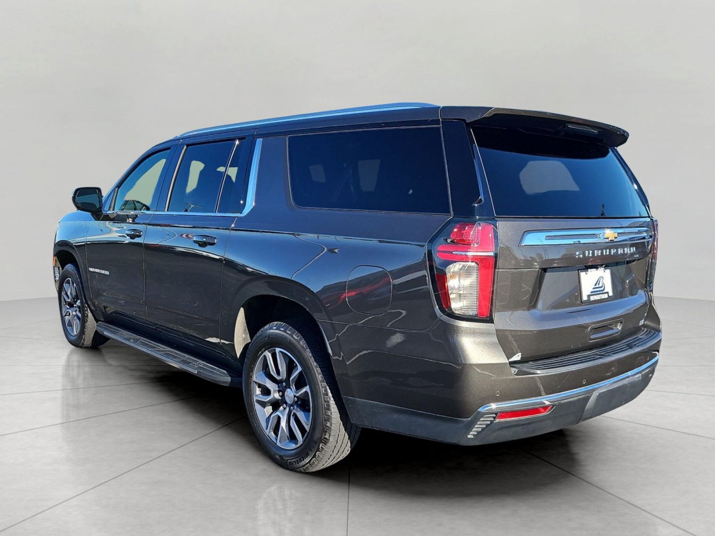 Used 2021 Chevrolet Suburban LT AWD/4WD image 6