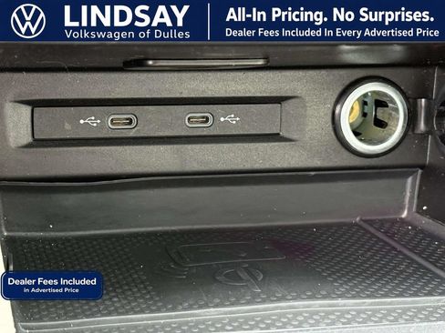 Used 2024 Volkswagen Tiguan SE w/ Panoramic Sunroof Package FWD image 20