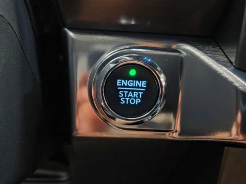 Used 2022 Ford F150 Lariat image 47