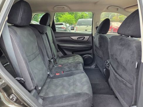 Used 2015 Nissan Rogue SV FWD image 18