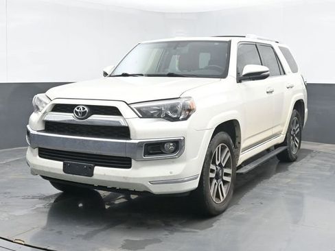 Used 2018 Toyota 4Runner Limited AWD/4WD image 5
