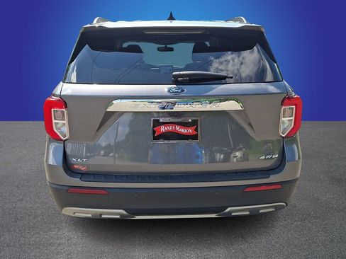Used 2021 Ford Explorer XLT w/ Equipment Group 202A AWD/4WD image 5