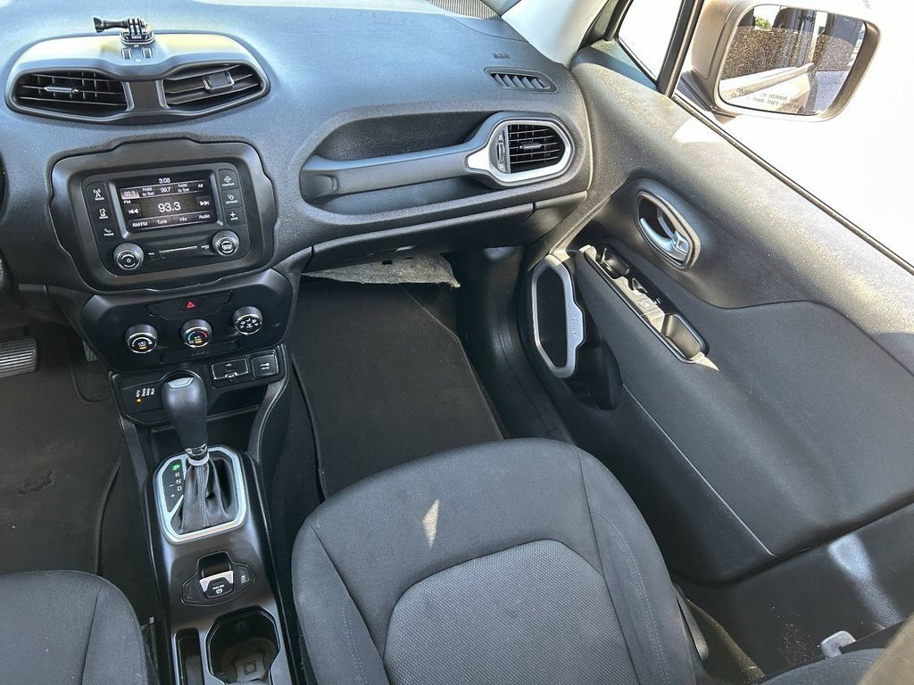 Used 2019 Jeep Renegade Sport w/ Sport Appearance Group AWD/4WD image 16