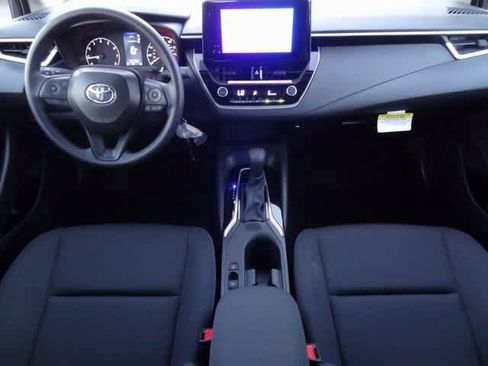 Used 2025 Toyota Corolla LE image 11