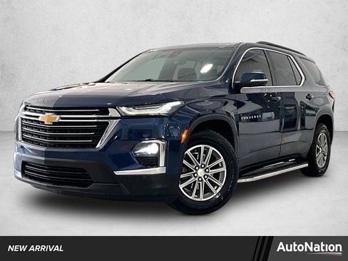 Used 2023 Chevrolet Traverse LT image 1