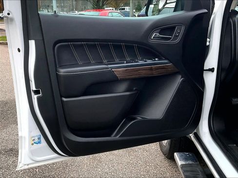 Used 2021 GMC Canyon Denali image 9