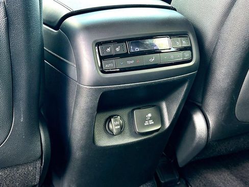 Used 2024 Hyundai Palisade Limited FWD image 24