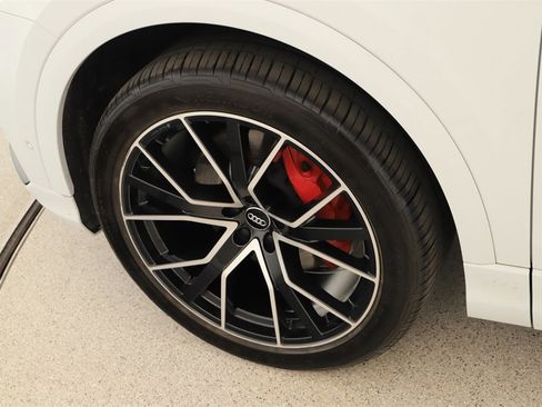 Used 2021 Audi Q8 Premium Plus image 32