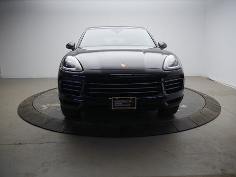 Certified 2023 Porsche Cayenne AWD/4WD image 10