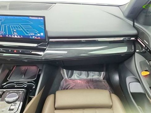 Used 2025 BMW 530i RWD image 37