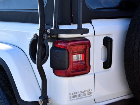 Used 2021 Jeep Wrangler Sport S image 11