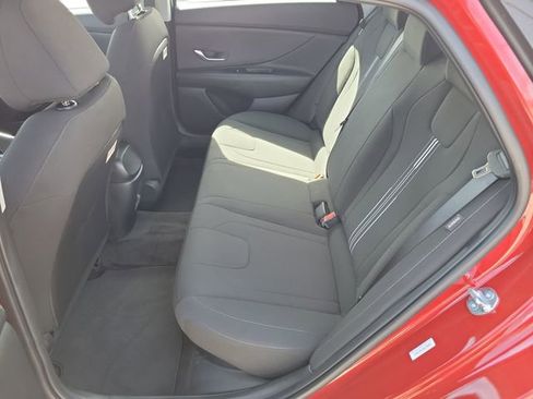 Used 2025 Hyundai Elantra Blue image 22