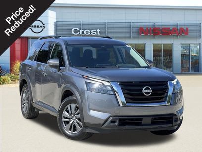 Used 2024 Nissan Pathfinder SV