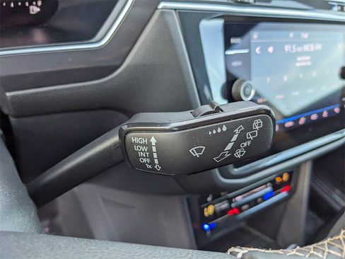 Certified 2023 Volkswagen Tiguan SE R-Line image 28