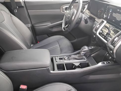 Used 2022 Kia Sorento EX w/ Panoramic Sunroof Package image 27