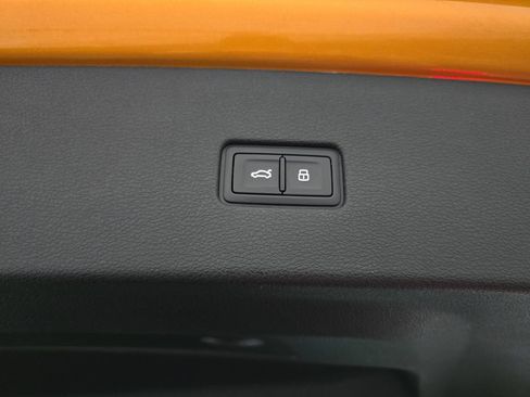 Used 2019 Audi Q8 Prestige AWD/4WD image 16