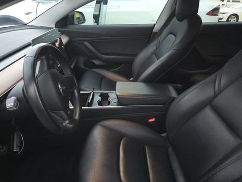 Used 2018 Tesla Model 3 Long Range RWD image 3