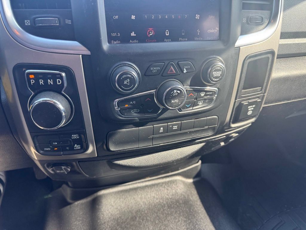 Used 2019 RAM 1500 Classic SLT w/ Luxury Group AWD/4WD image 12
