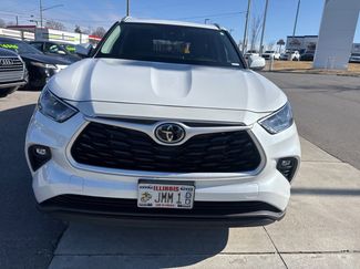 Used 2024 Toyota Highlander XLE video 2