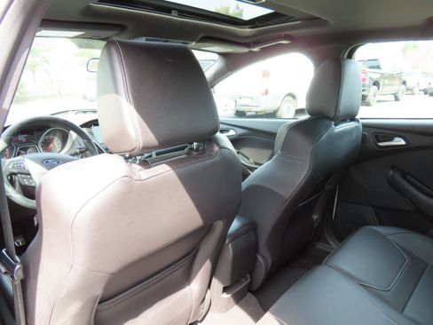 Used 2017 Ford Focus ST w/ Equipment Group 402A image 38