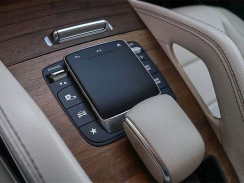 Used 2022 Mercedes-Benz GLE 350 4MATIC w/ Premium Package image 24