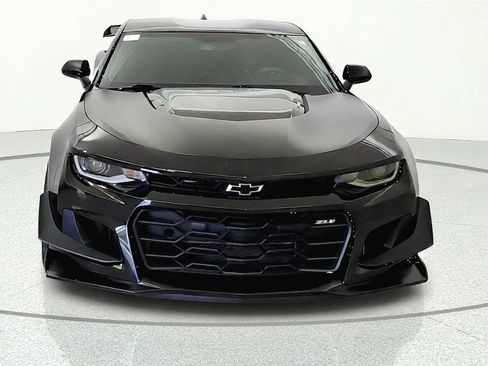 Used 2018 Chevrolet Camaro ZL1 RWD image 2
