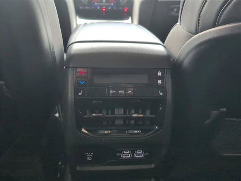 Used 2021 Jeep Grand Cherokee L Limited RWD image 29