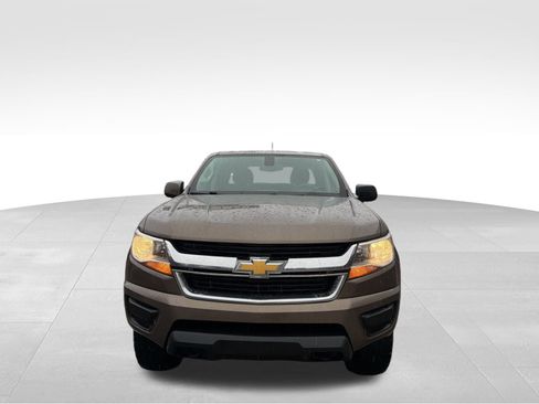 Used 2017 Chevrolet Colorado LT image 2