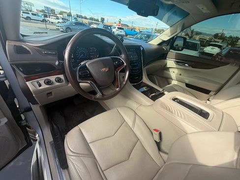 Used 2016 Cadillac Escalade Premium AWD/4WD image 10