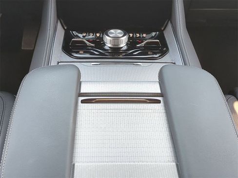 Used 2023 Jeep Grand Wagoneer L Series II w/ Premium Group II image 20