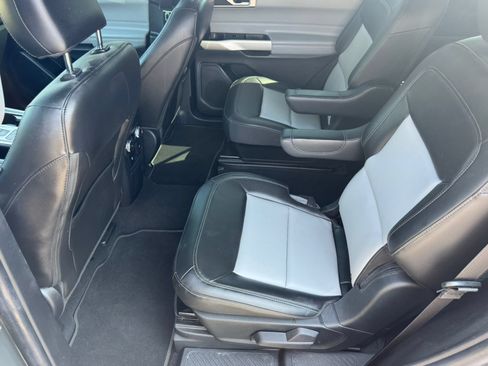 Used 2022 Ford Explorer XLT w/ Equipment Group 202A RWD image 24