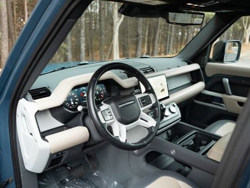 Used 2022 Land Rover Defender 110 X-Dynamic HSE image 15