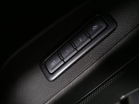 Used 2020 GMC Yukon XL Denali w/ Denali Premium Package AWD/4WD image 15