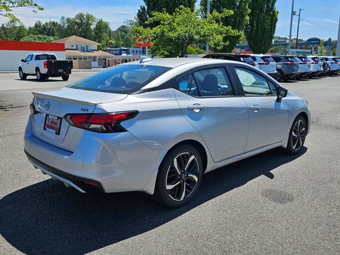 New 2025 Nissan Versa SR w/ Trunk Package image 3