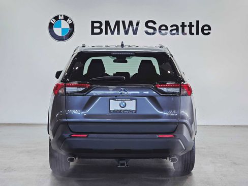 Used 2021 Toyota RAV4 XLE image 5