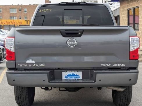 Used 2023 Nissan Titan SV AWD/4WD image 5