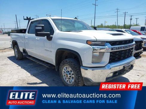 Used 2022 Chevrolet Silverado 2500 LT w/ Convenience Package AWD/4WD image 2