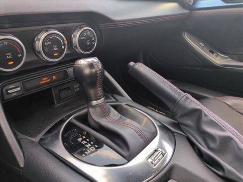 Used 2019 MAZDA MX-5 Miata RF Grand Touring RWD image 11