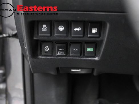 Used 2019 Nissan Rogue SV w/ Premium Package image 22